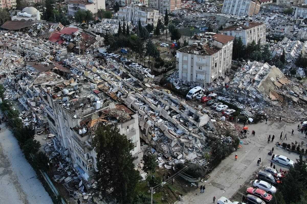 Землетрясение в турции сегодня фото