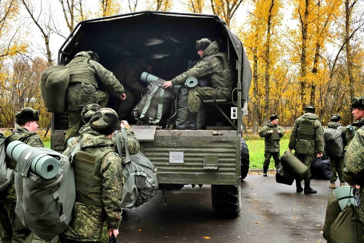 Военный человек. Мобилизованные военные. Военная мобилизация в Украине. Вооруженные силы Украины. Частичная демобилизация 29 февраля